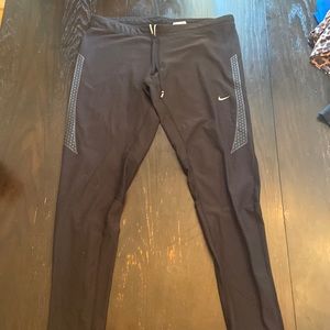 Black Nike dry, fit extra large leggings with zipper